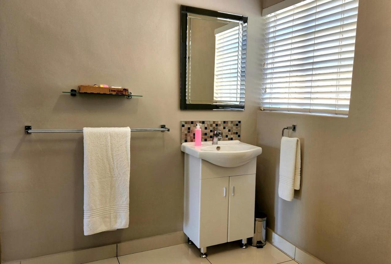 Green Kalahari Guesthouse Upington Zewnętrze zdjęcie